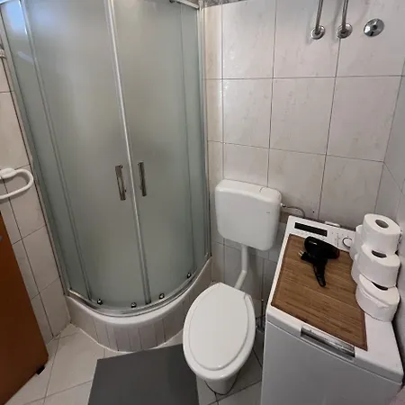 Liberta In Old Center ザダル