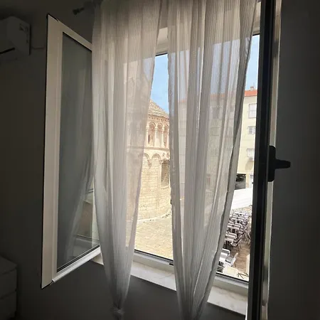 Liberta In Old Center * ザダル