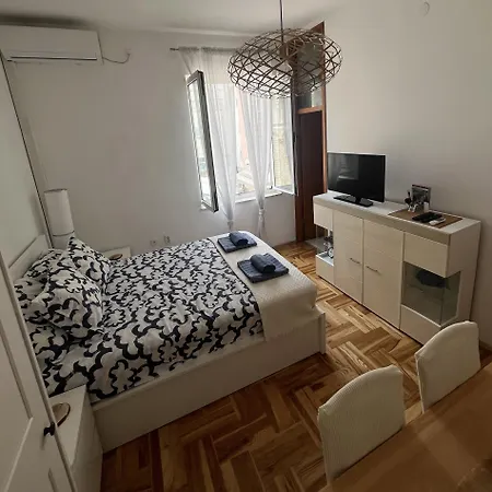 Liberta In Old Center Apartman