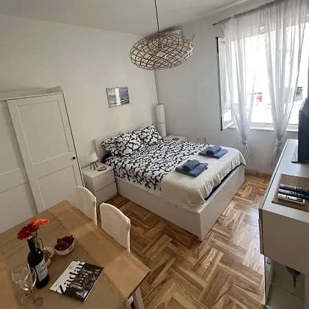 Liberta In Old Center Apartment *